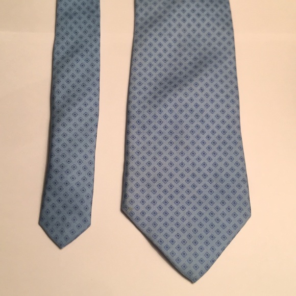 Southern Tide Silk Red//Blue with White Polka Dot Print Necktie NWT